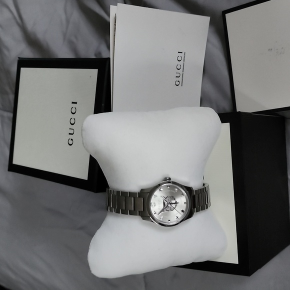 Ladies stainless steel, Gucci watch - Picture 4 of 6
